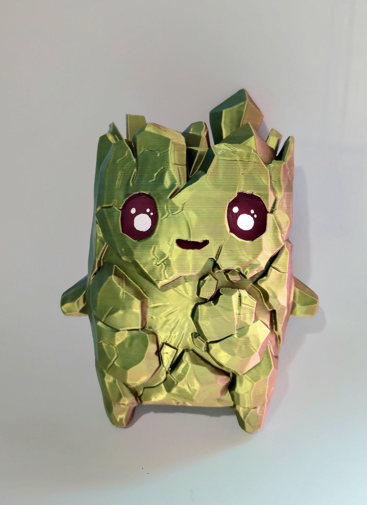 Large Holographic Zero Point Sprite – Color Shifting 3D Printed Sprite – Hand Painted Eyes – Kawaii Gamer Desk Decor – Collectible Figure